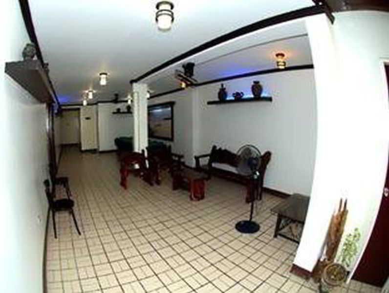 Nikkos Place Travellers Inn Manoc-Manoc Exterior photo